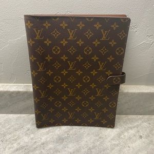 Louis Vuitton Mono Cover Bloc A4